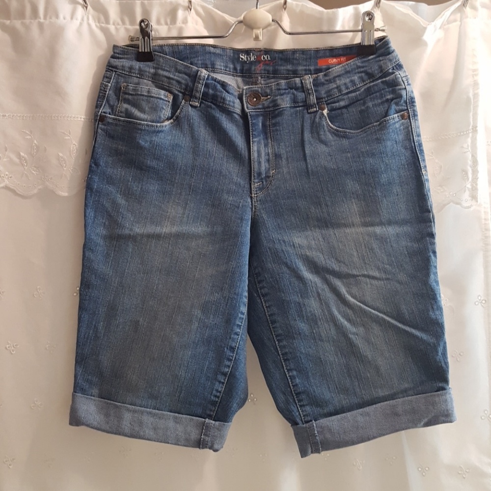 Style and Co curvy fit size 8 bermuda